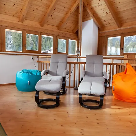 Leutasch With Trail & Mountain Views *