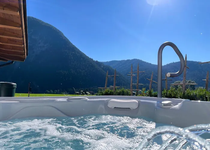 Leutasch With Trail & Mountain Views لوتاش